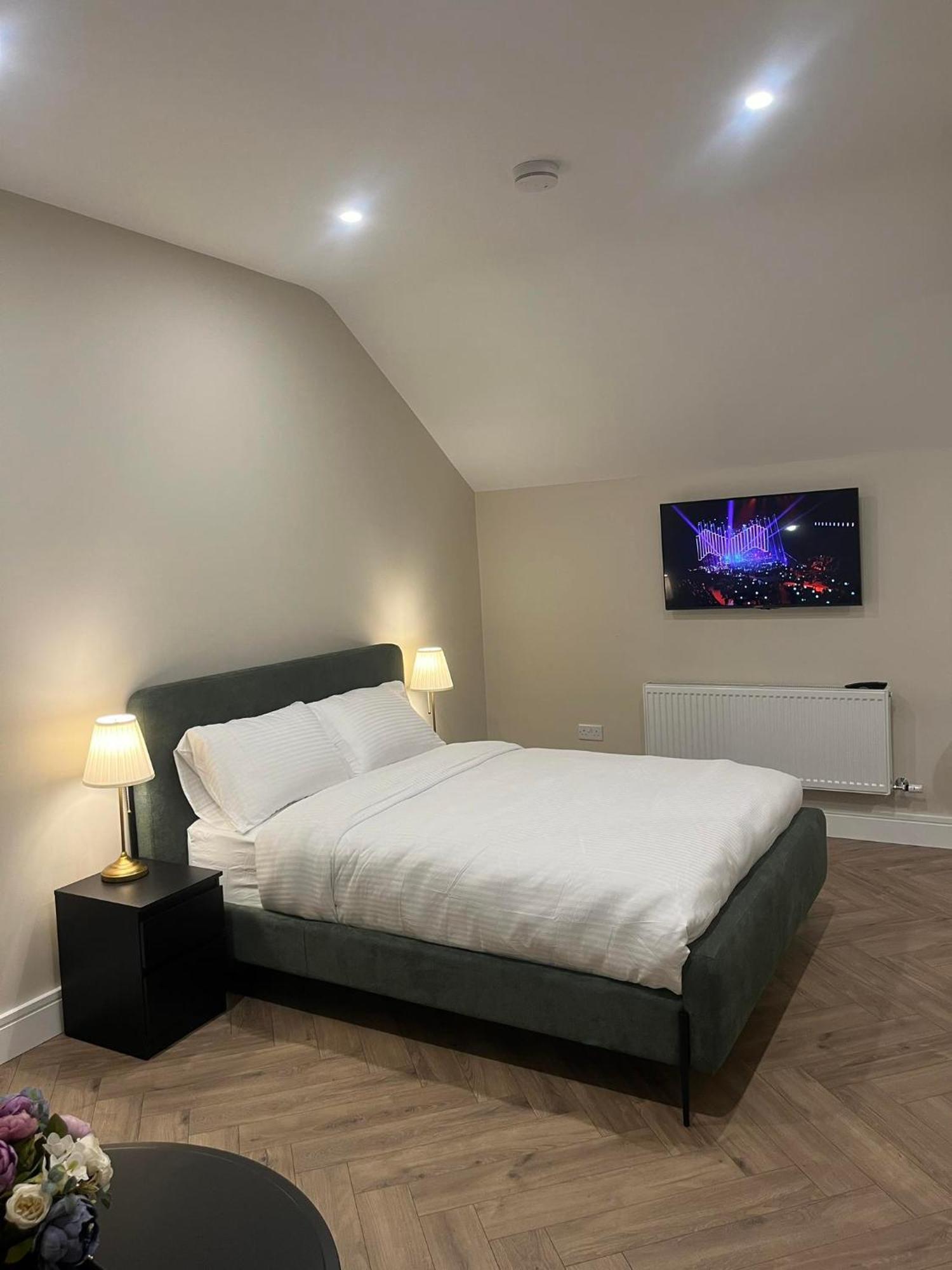 Attic Room In Citywest Dublin Bagian luar foto